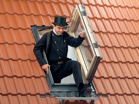 Мансардное окно Velux GXL 3070 для выхода на кровлю