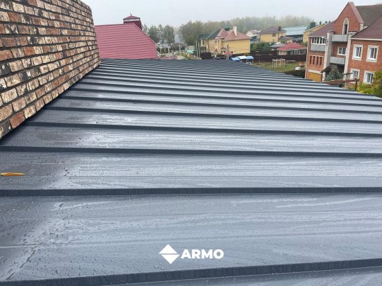 Самозащелкивающаяся кровля ARMO с карнизным подгибом GreenCoat Pural BT